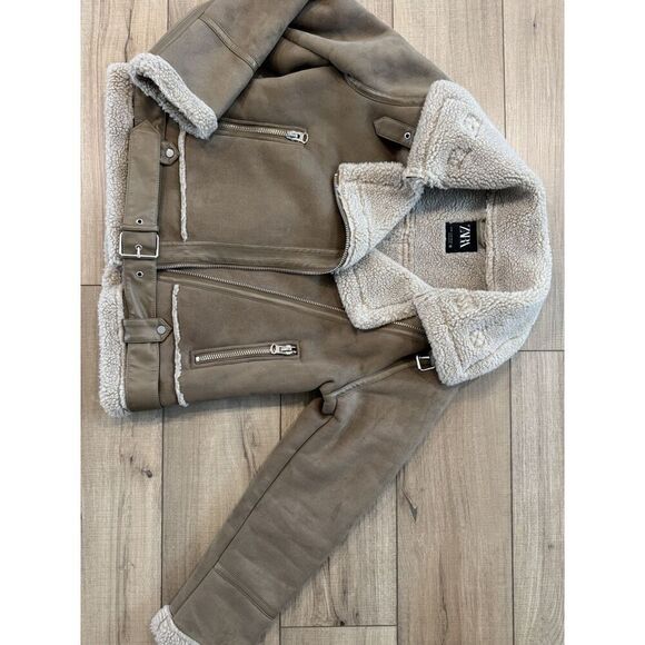 Women's Tan Shearling Jacket - Picture 5 of 6